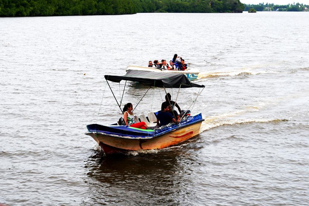 Okvin River Villa Bentota Buitenkant foto